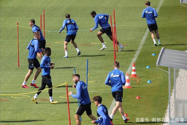 国足官方：程进、蒋光太、拜合拉木受伤 补招高天意